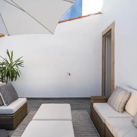 Akicity Ourique White * Lisboa